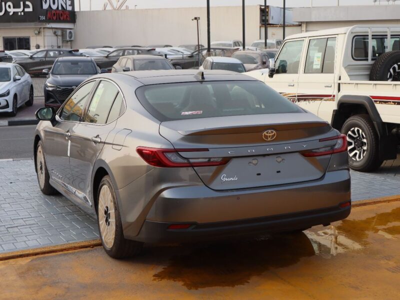 2026 Toyota Camry Grande 2.5 Litres 4 Cylinders Petrol Engine Grey Tan Sedan GCC Specs