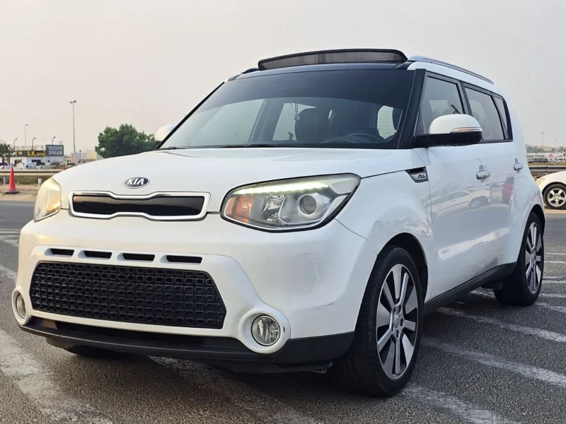 2016 Kia Soul EX TOP 2.0 Litres 4 Cylinders Petrol Engine White Black SUV GCC Specs Automatic