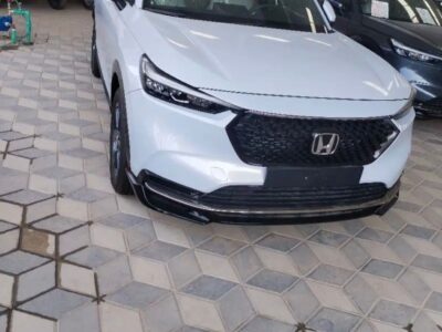 2026 Honda HR-V 2.0-liter Inline 4-Cylinder Petrol Engine White Beige SUV Automatic GCC Specs