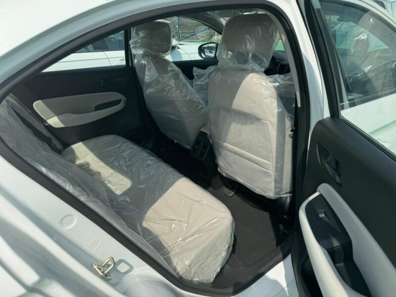 2024 Honda City 1.5-liter 4-Cylinder i-VTEC Petrol Engine White Beige Sedan GCC Specs Automatic