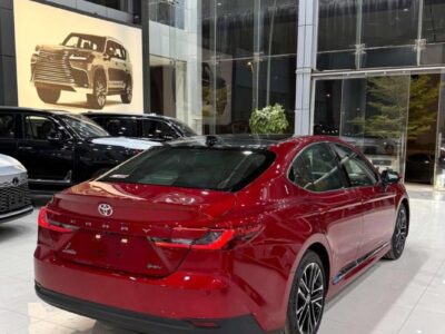 2026 TOYOTA CAMRY LUMIERE 2.5 Litres 4-Cylinder Hybrid Petrol Engine Red Brown Sedan