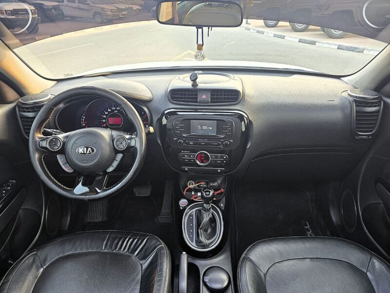 2016 Kia Soul EX TOP 2.0 Litres 4 Cylinders Petrol Engine White Black SUV GCC Specs Automatic