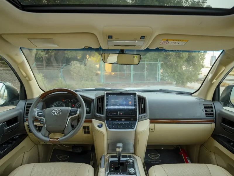 2017 Toyota Land Cruiser GXR 4.8 Litres 8 Cylinders Petrol Engine White Beige SUV GCC Specs