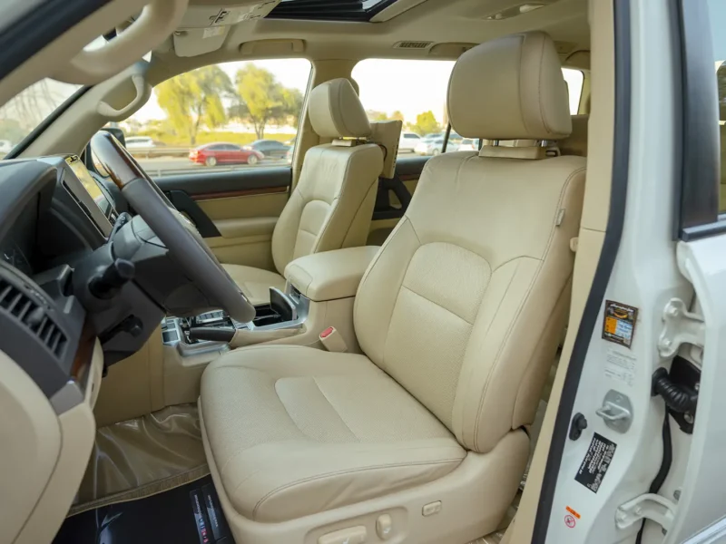 2017 Toyota Land Cruiser GXR 4.8 Litres 8 Cylinders Petrol Engine White Beige SUV GCC Specs