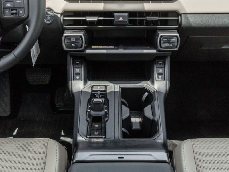 2026 Toyota RAV 4 VXR 2.5 Litres 4 Cylinders Hybrid Engine Silver Beige SUV GCC Specs Automatic