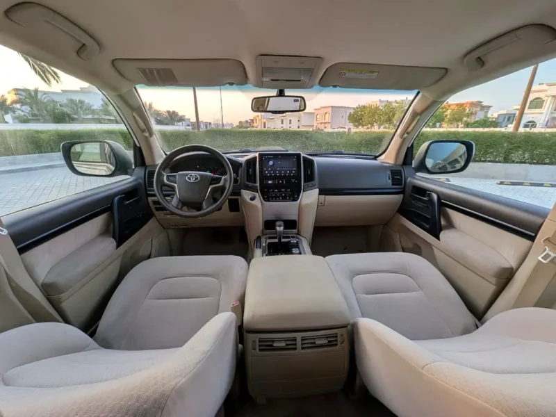 2018 Toyota Land Cruiser GX 4.L V6 Petrol Engine White Beige SUV GCC Specs Excellent Condition
