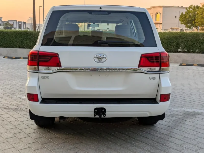 2018 Toyota Land Cruiser GX 4.L V6 Petrol Engine White Beige SUV GCC Specs Excellent Condition