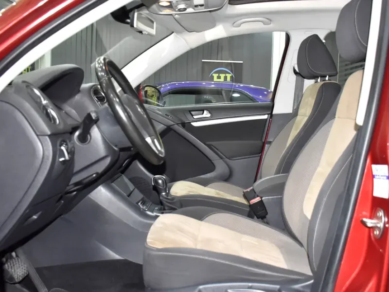 2020 Volkswagen Tiguan SEL 4 Cylinders Petrol Engine Red Beige Crossover GCC Specs Automatic