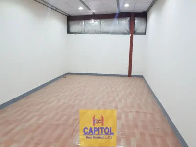 Al Quoz Industrial Area 4 385 sqft on Mezzanine Floor with Window