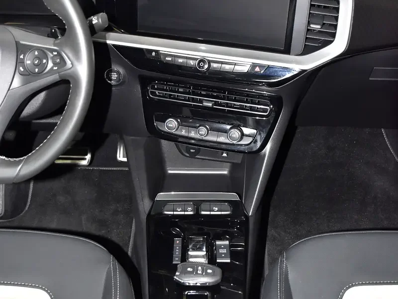 2023 Opel Mokka Ultimate 3 Cylinders Petrol Engine Blue Black Crossover GCC Specs Automatic