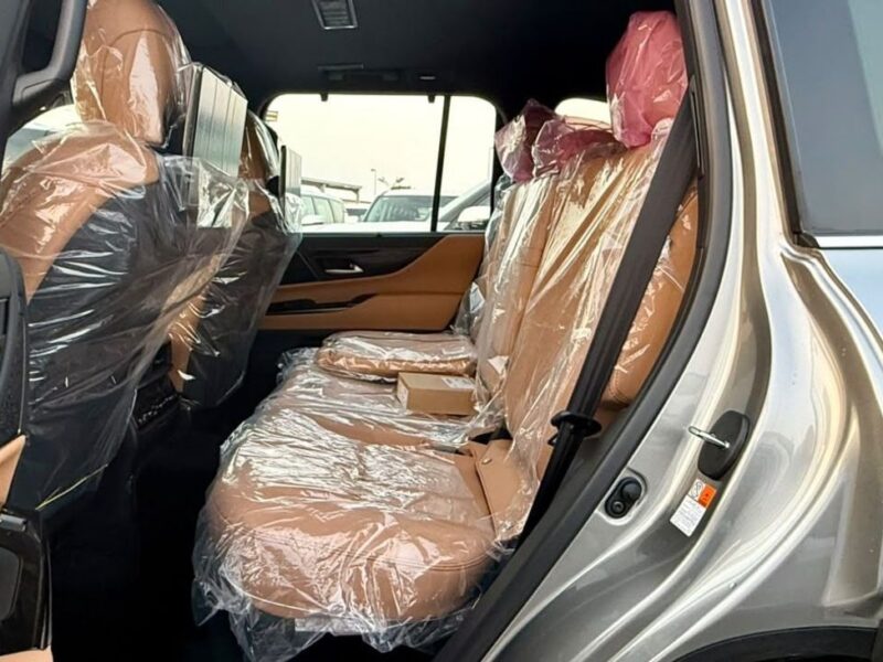 2026 Lexus LX700h SIGNATURE 3.5 Litres 6 Cylinders Hybrid Engine Silver Tan SUV GCC Specs