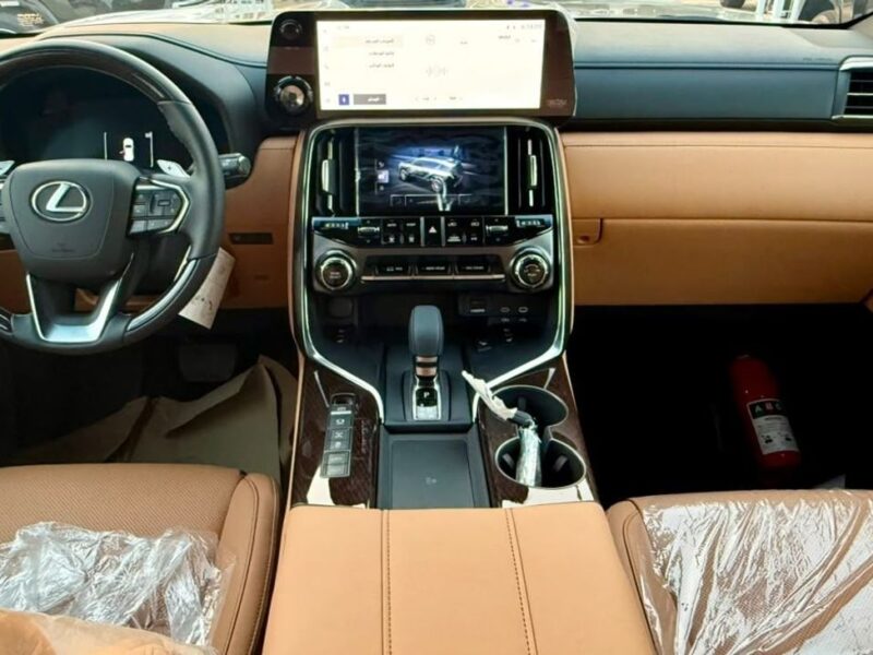 2026 Lexus LX700h SIGNATURE 3.5 Litres 6 Cylinders Hybrid Engine Silver Tan SUV GCC Specs