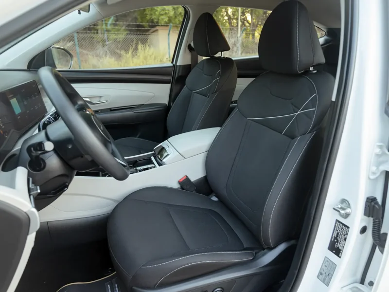 2025 Hyundai Tucson Smart 2.0 Litres 4 Cylinders Petrol Engine White Black SUV GCC Specs
