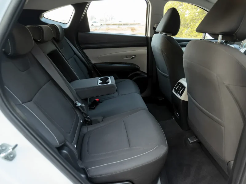 2025 Hyundai Tucson Smart 2.0 Litres 4 Cylinders Petrol Engine White Black SUV GCC Specs