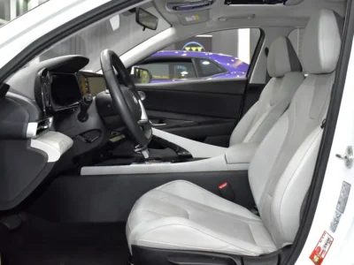 2024 Hyundai Elantra Premium 4 Cylinders Petrol Engine White Beige Sedan Chinese Specs