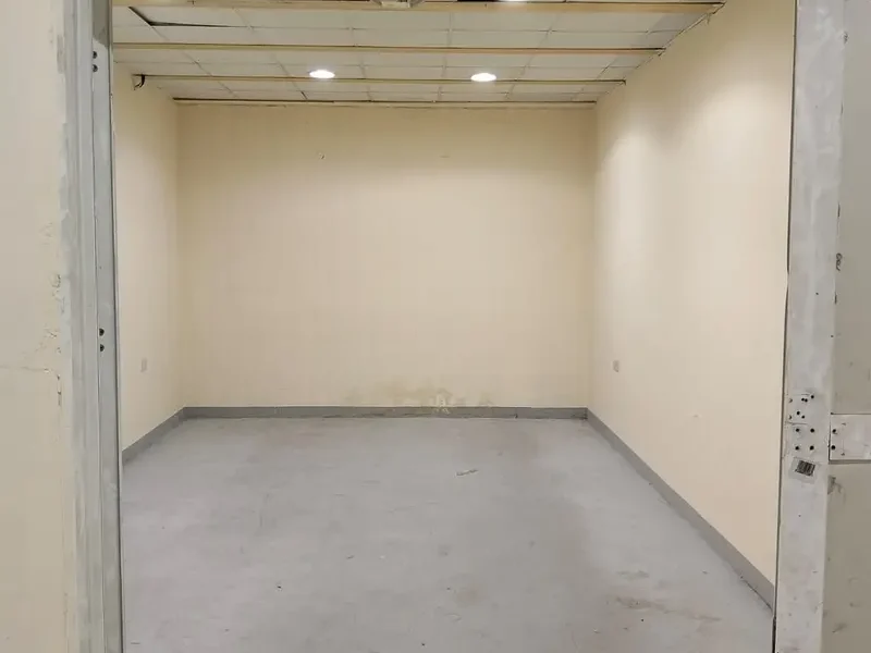 250 sqft Al Quoz 4 LOW BUDGET STORAGE SPACE FOR SMALL BUSINESS