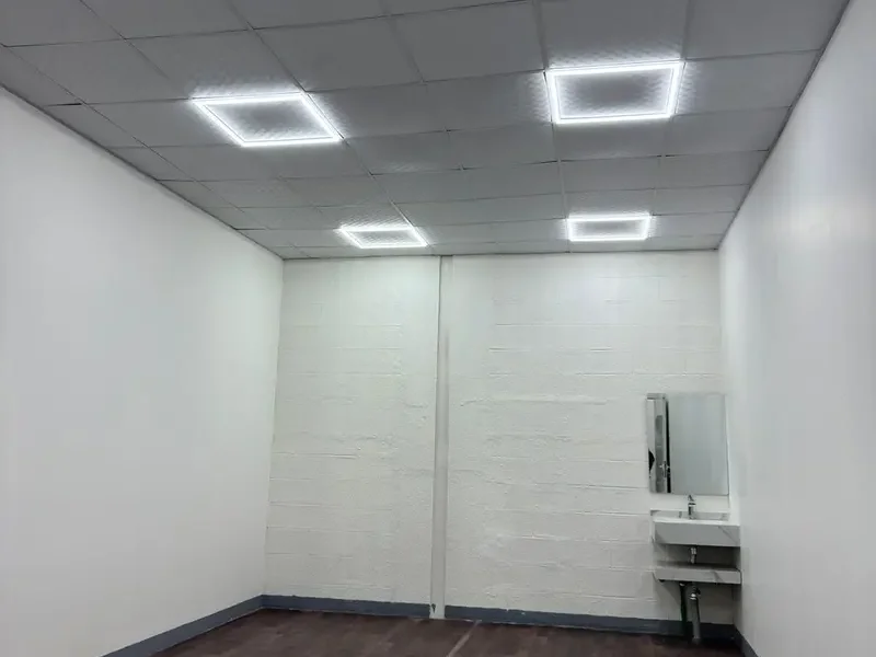 250 sqft Al Quoz 4 LOW BUDGET STORAGE SPACE FOR SMALL BUSINESS
