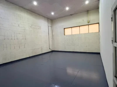 Al Quoz 4 600 SQFT READY TO MOVE IN STORAGE WAREHOUSE