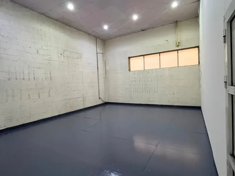 Al Quoz 4 600 SQFT READY TO MOVE IN STORAGE WAREHOUSE