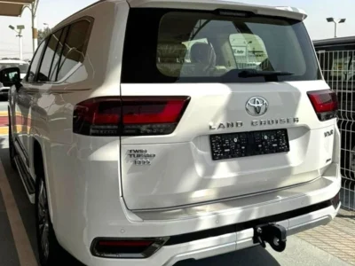 2026 Toyota Land Cruiser VXR Hybrid 3.5 Litres 6 Cylinders Engine White Beige SUV GCC Specs