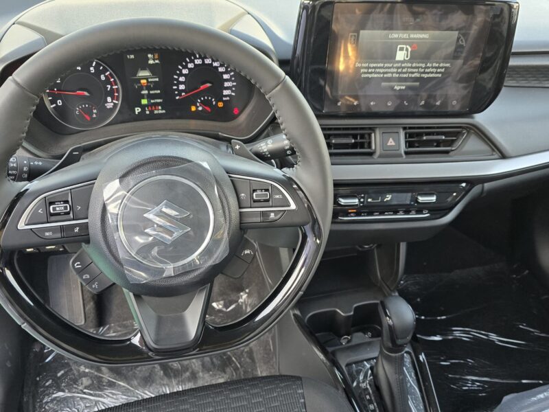 2026 SUZUKI SWIFT 1.2 Litres 3 Cylinders Petrol Engine White Black Hatchback GCC Specs