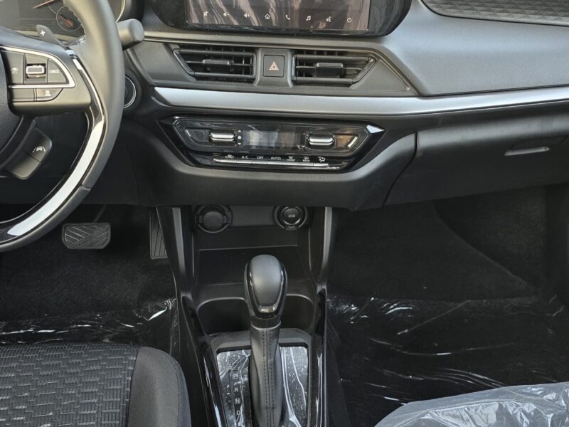 2026 SUZUKI SWIFT 1.2 Litres 3 Cylinders Petrol Engine White Black Hatchback GCC Specs