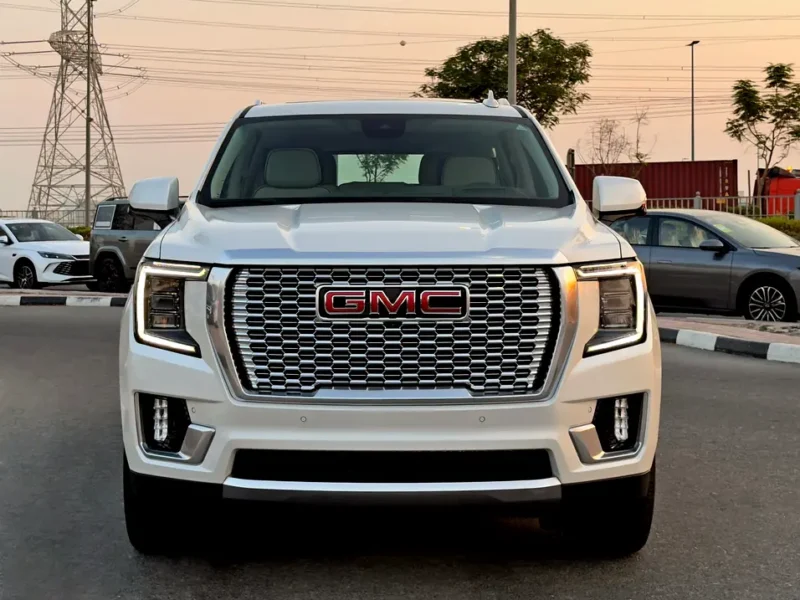 2024 GMC Yukon Denali 8 Cylinders Petrol Engine White Beige SUV GCC Specs Automatic
