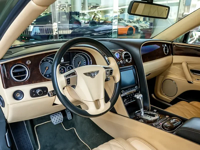 2015 Bentley Flying Spur 4.0 Litres twin-turbo V8 Petrol Engine Green Beige Sedan GCC Specs