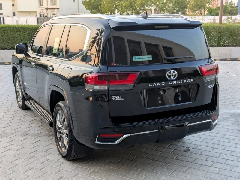 2023 Toyota Land Cruiser VXR 3.5L V6 Twin-Turbo Petrol Engine Black Beige SUV GCC Specs