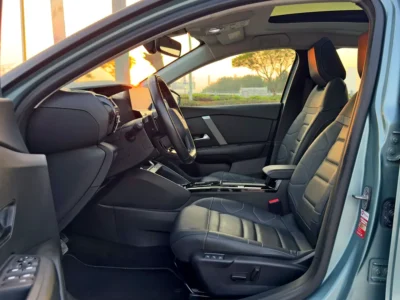 2024 Citroen C4 Shine 3 Cylinders Petrol Engine Teal Black Crossover GCC Specifications Automatic