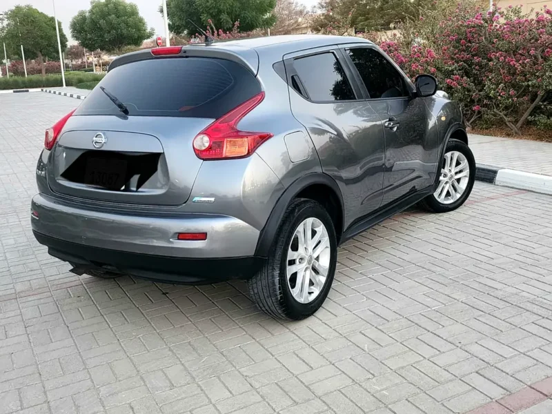 2012 Nissan Juke SV 4 Cylinders Petrol Engine Grey Black Crossover GCC Specs Automatic