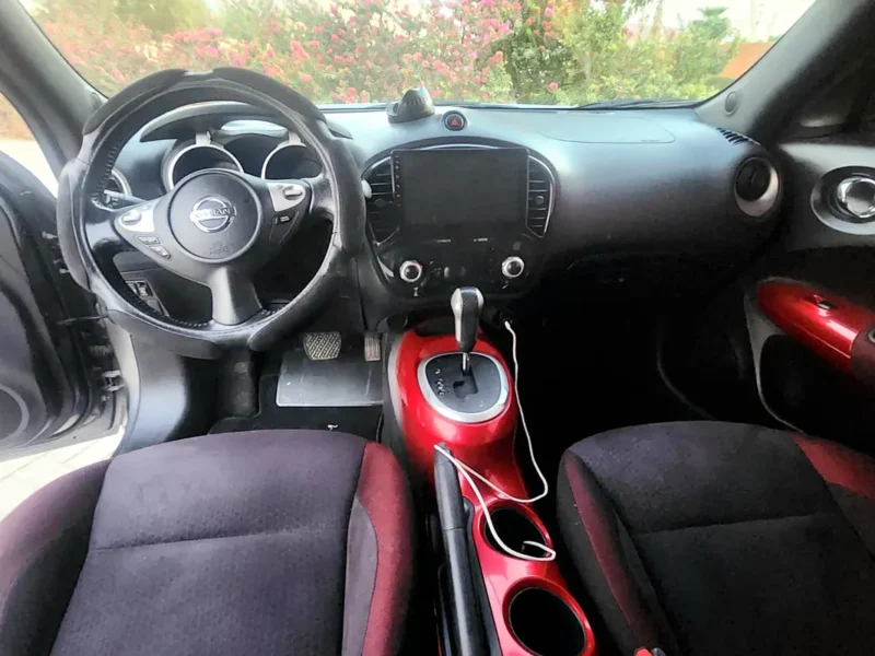 2012 Nissan Juke SV 4 Cylinders Petrol Engine Grey Black Crossover GCC Specs Automatic