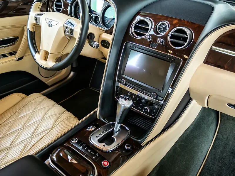 2015 Bentley Flying Spur 4.0 Litres twin-turbo V8 Petrol Engine Green Beige Sedan GCC Specs
