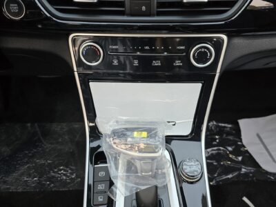 2026 KIA SELTOS 1.5L SMARTSTREAM Inline 4-Cylinder Petrol Engine White Black SUV GCC
