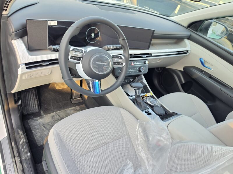 2027 Hyundai Tucson 1.6L Turbo 4 Cylinders Petrol Engine White Beige SUV GCC Specs