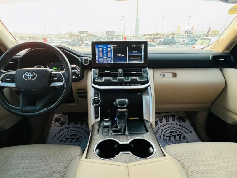 2024 Toyota Land Cruiser VXR 4.0L V6 Petrol Engine White Beige SUV GCC Specs Full Options