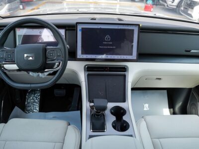 2026 ROX 01 VIP Fully Electric Vehicle Black White SUV Automatic Chinese Specifications
