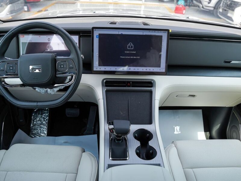 2026 ROX 01 VIP Fully Electric Vehicle Black White SUV Automatic Chinese Specifications