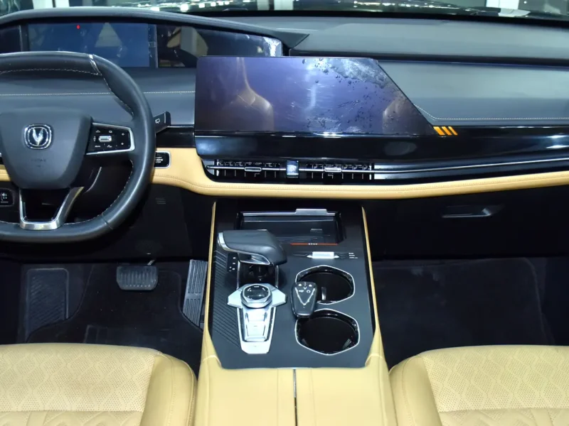 2025 Changan UNI-K Platinum 2.0-liter Turbocharged 4-cylinder Engine Black Beige SUV GCC