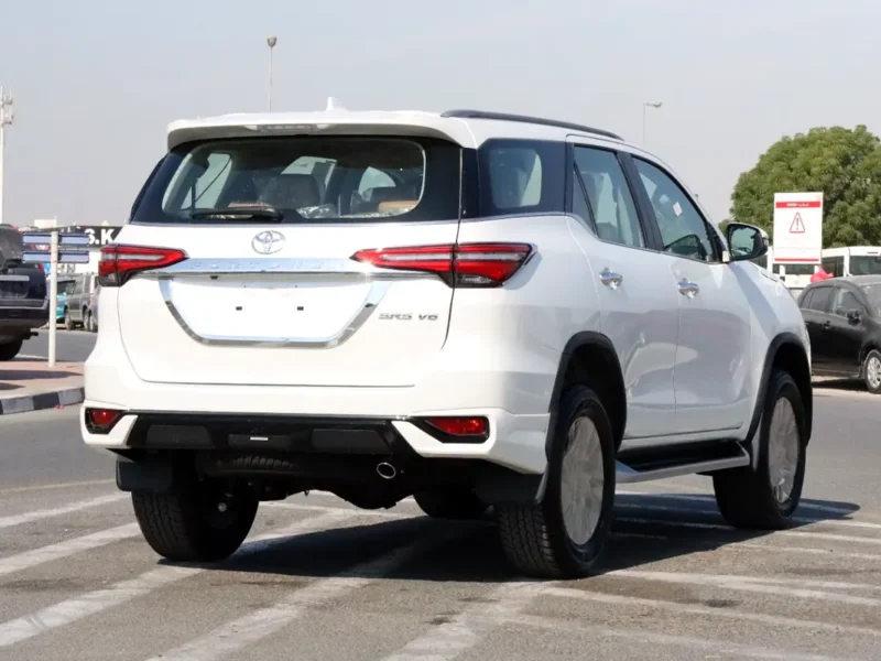2026 Toyota Fortuner SR5 4 Cylinders Petrol Engine White Beige SUV GCC Specs