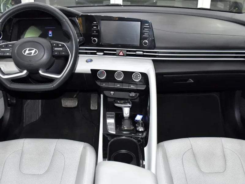 2024 Hyundai Elantra Premium 4 Cylinders Petrol Engine Blue Beige Sedan Chinese Specs