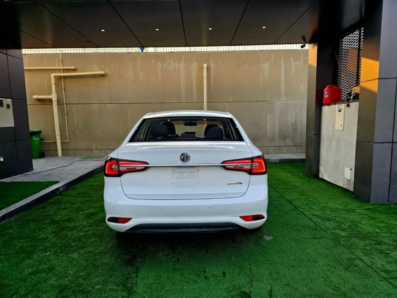 2024 MG MG 5 STANDARD 1.5 Litres 4 Cylinders Petrol Engine White Black Sedan GCC Specs