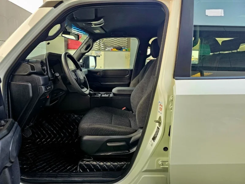 2024 Toyota Prado TXL-2 2.8 Litres 4 Cylinders Diesel Engine White Black SUV GCC Specs