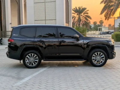 2022 Toyota Land Cruiser VXR V6 Twin-Turbo Engine Diesel Engine Black SUV GCC Full Option