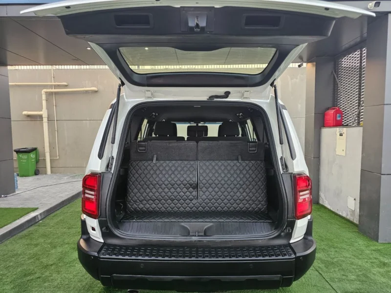 2024 Toyota Prado TXL-2 2.8 Litres 4 Cylinders Diesel Engine White Black SUV GCC Specs