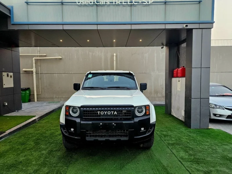 2024 TOYOTA PRADO 2.8 Litres 4 Cylinders Diesel Engine White Black SUV GCC Specs
