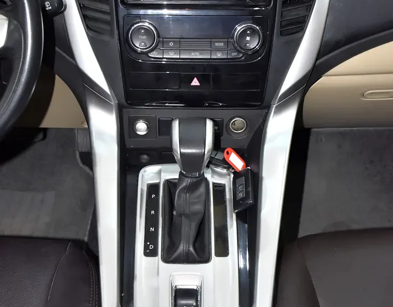 2017 Mitsubishi Montero Sport GLS 6 Cylinders Petrol Engine Brown SUV GCC Specs Automatic