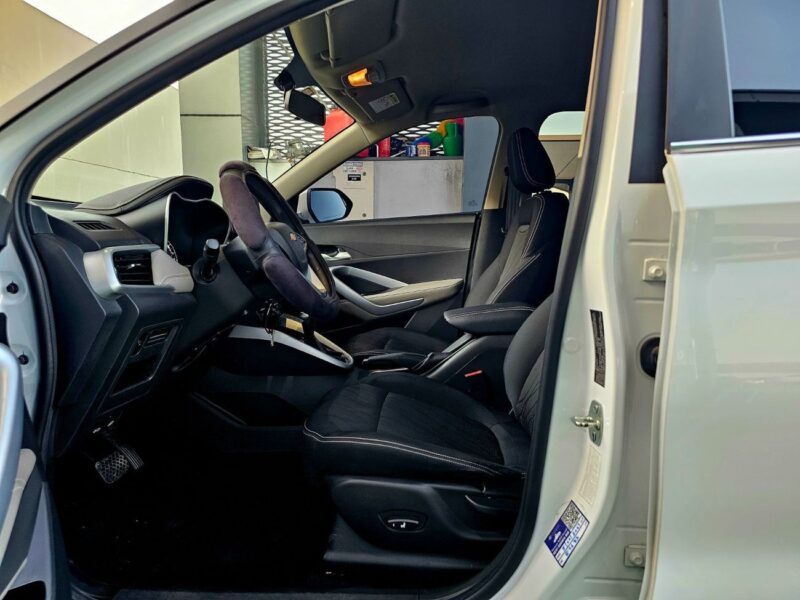 2023 Chevrolet Groove LT 1.5 Litres 4 Cylinders Petrol Engine White Grey SUV GCC Specs