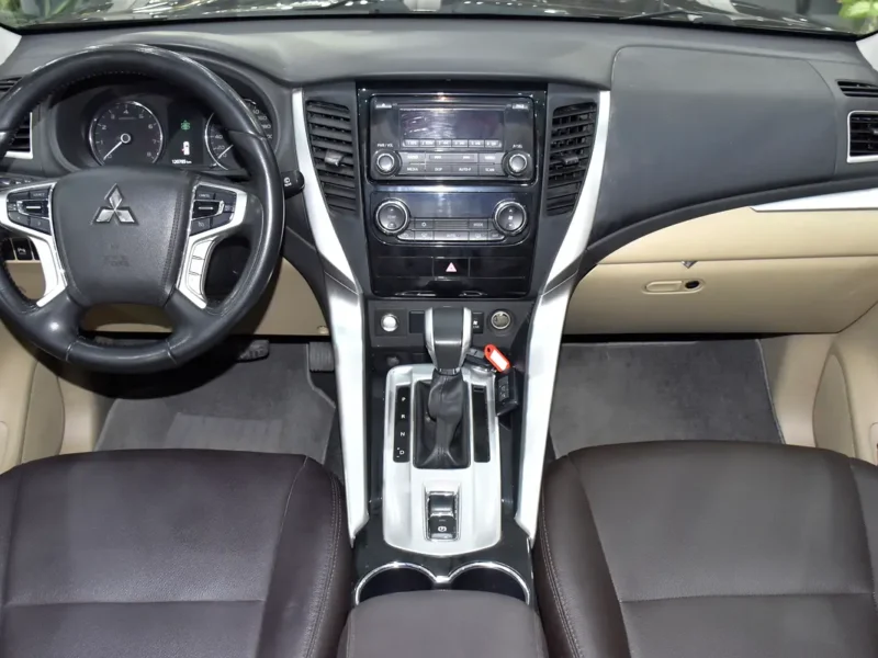 2017 Mitsubishi Montero Sport GLS 6 Cylinders Petrol Engine Brown SUV GCC Specs Automatic