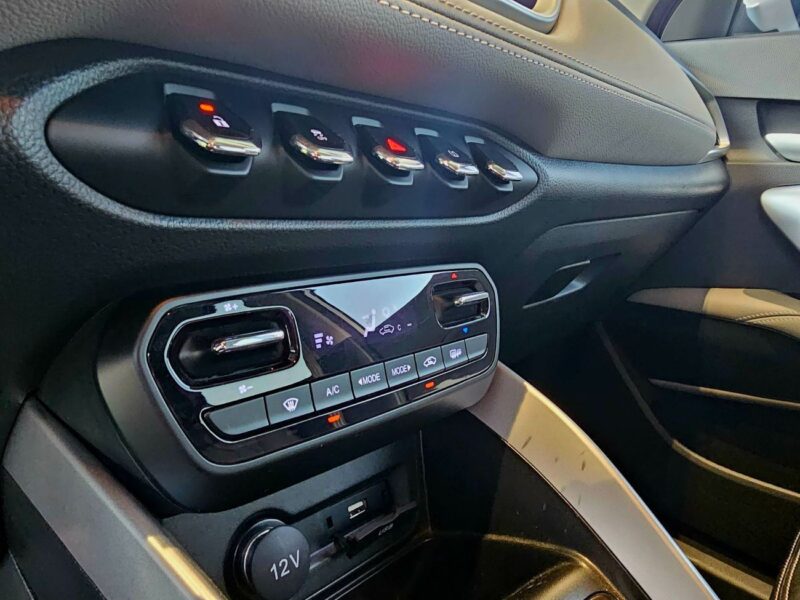 2023 Chevrolet Groove LT 1.5 Litres 4 Cylinders Petrol Engine White Grey SUV GCC Specs